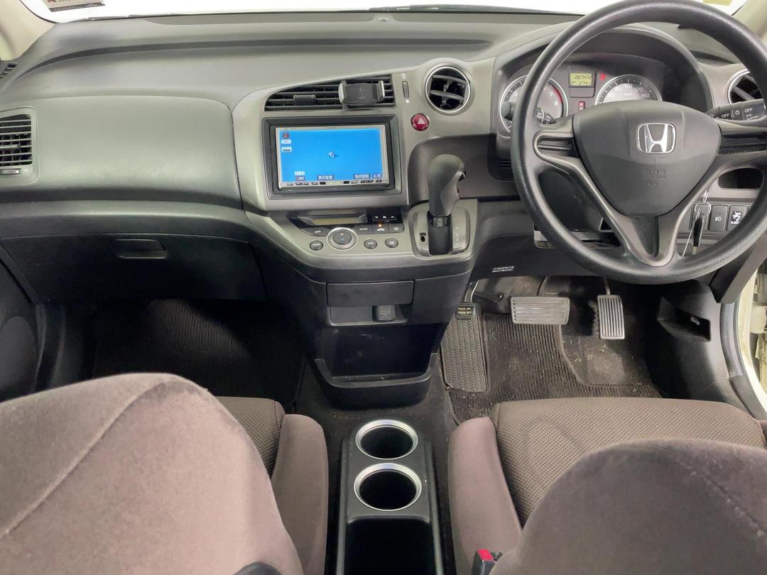 Photo '17' of Honda Stream