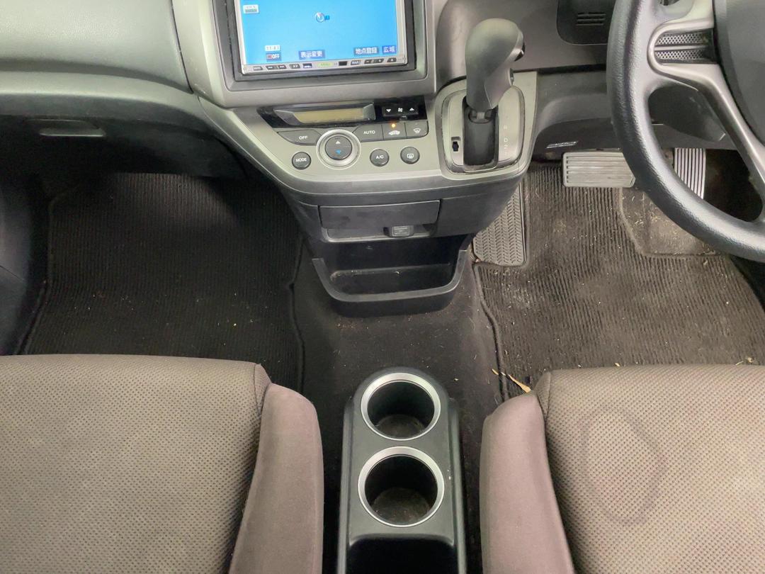 Photo '18' of Honda Stream