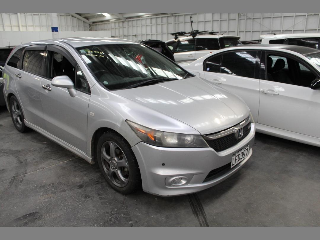 Photo '2' of Honda Stream Photo '2' of Honda Stream