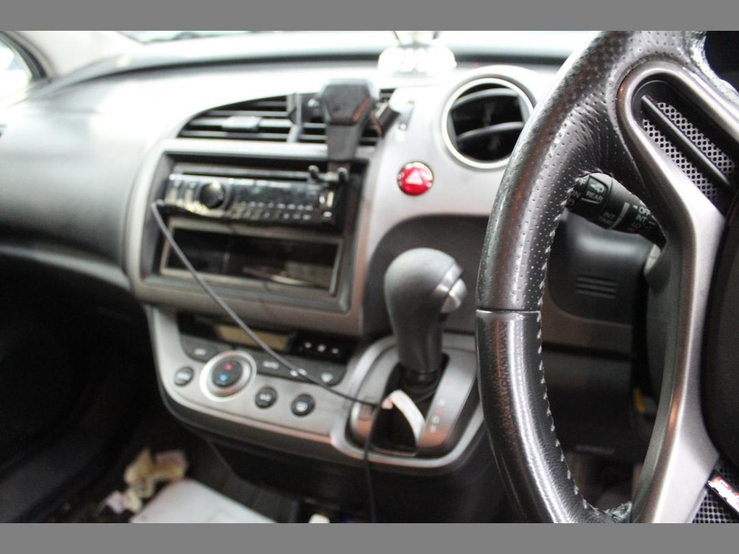 Photo '14' of Honda Stream Photo '14' of Honda Stream