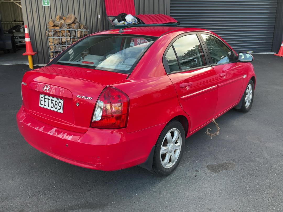 Photo '8' of Hyundai Accent GLS Photo '8' of Hyundai Accent GLS