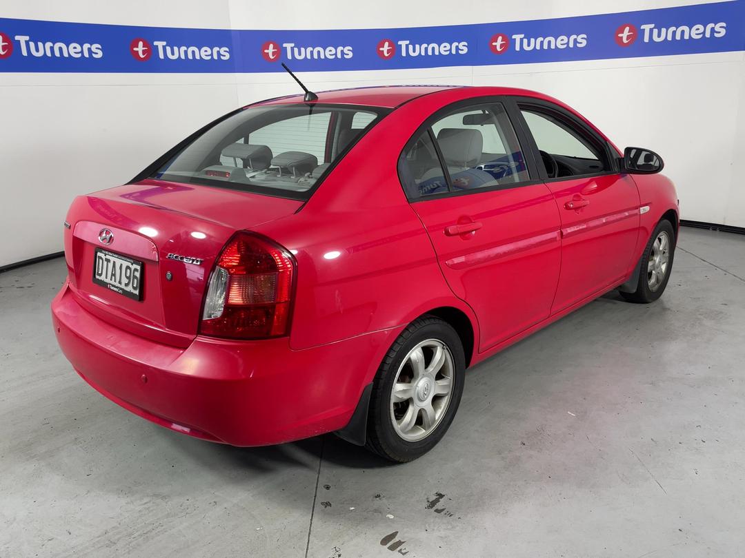 Photo '7' of Hyundai Accent