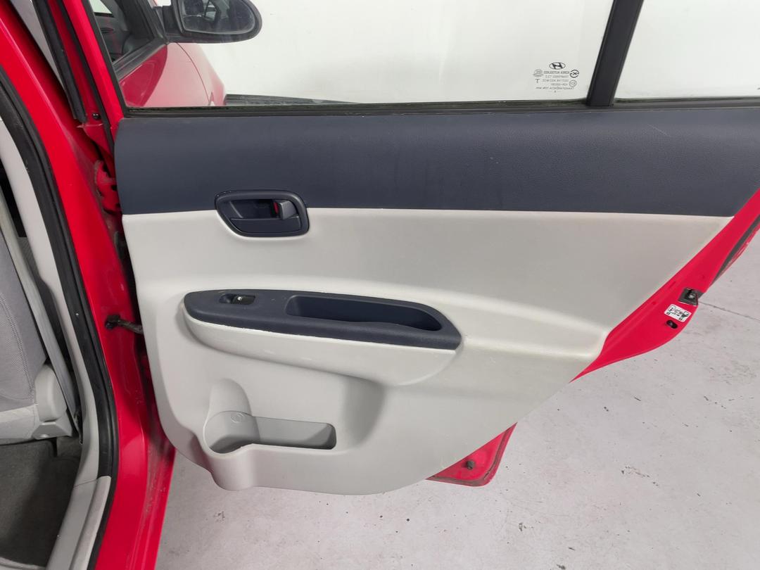 Photo '19' of Hyundai Accent