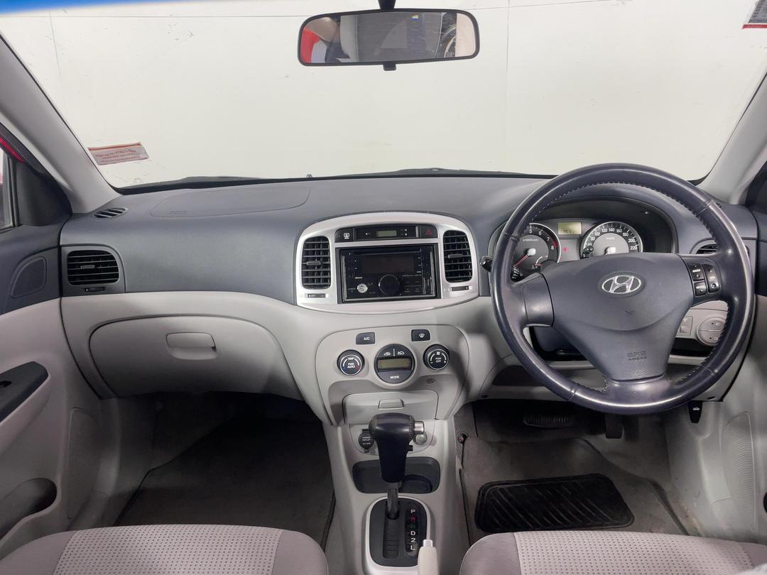 Photo '17' of Hyundai Accent
