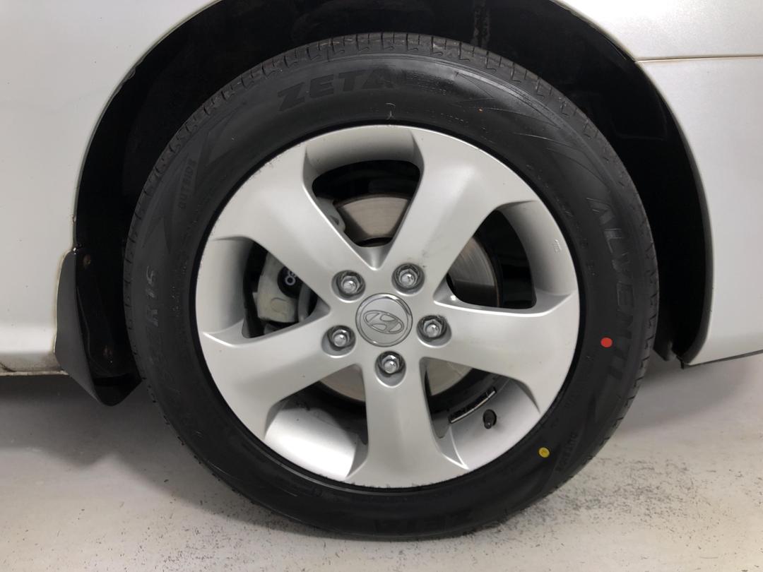 Photo '9' of Hyundai Elantra