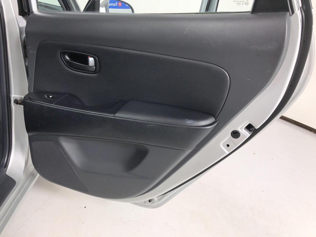 Photo '19' of Hyundai Elantra