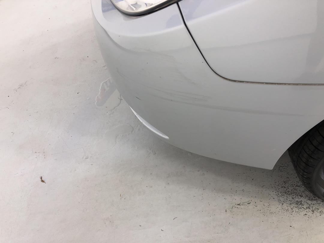 Photo '24' of Hyundai Elantra