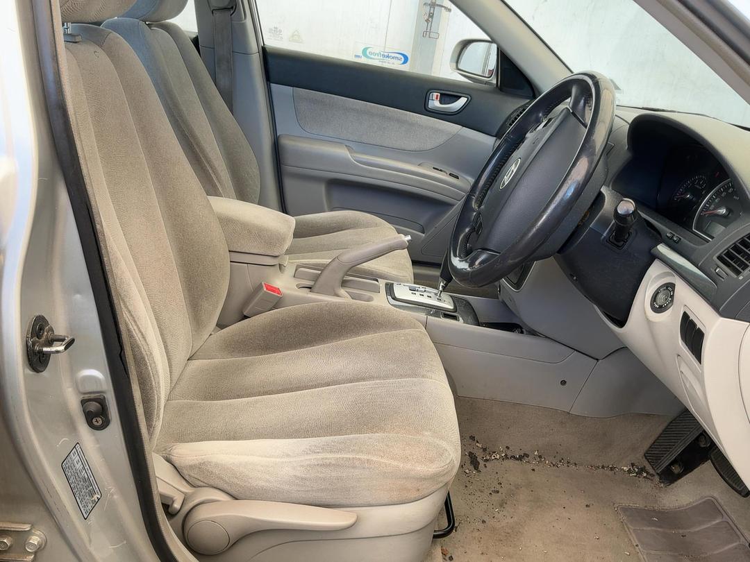 Photo '8' of Hyundai Sonata Photo '8' of Hyundai Sonata