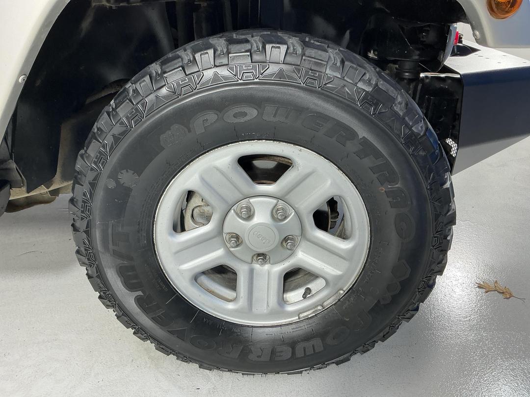 Photo '9' of Jeep Wrangler