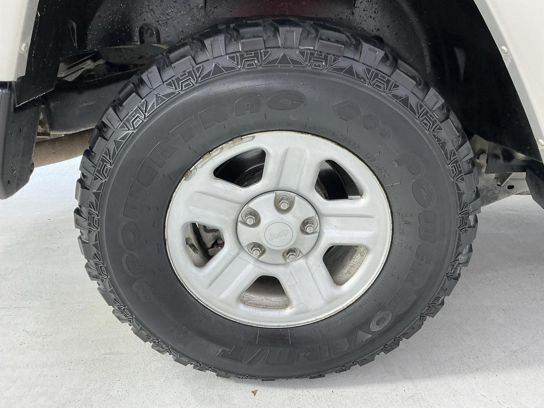 Photo '12' of Jeep Wrangler