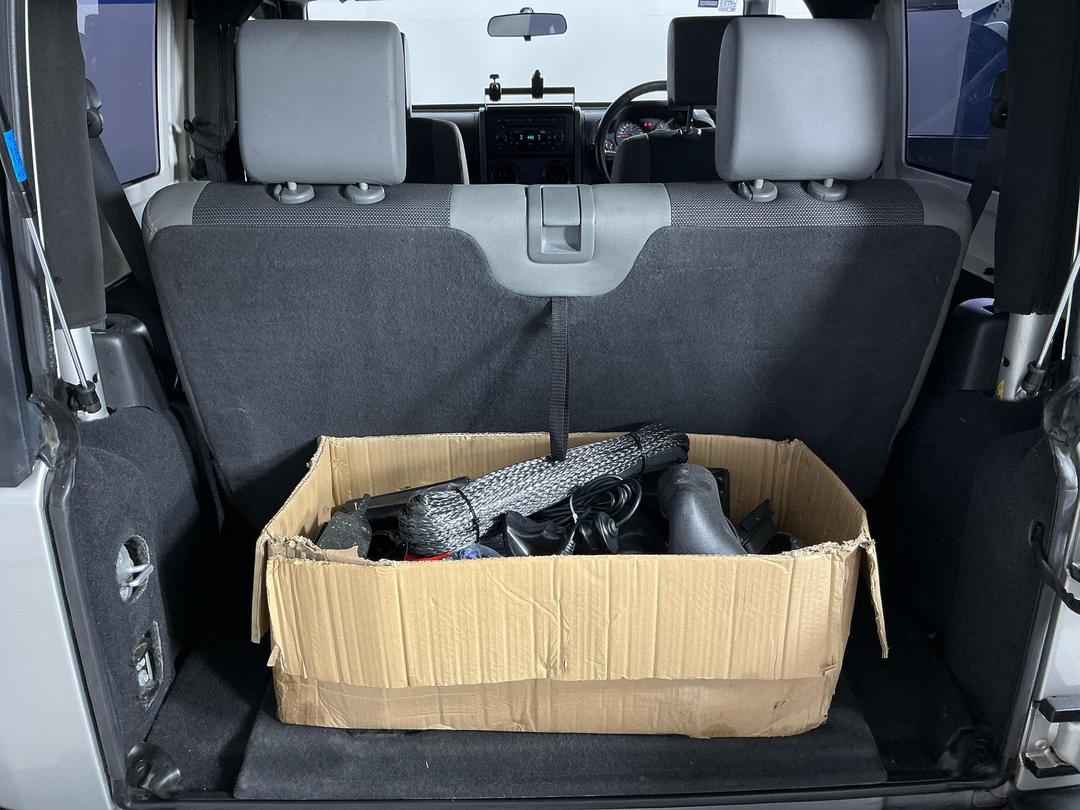 Photo '14' of Jeep Wrangler