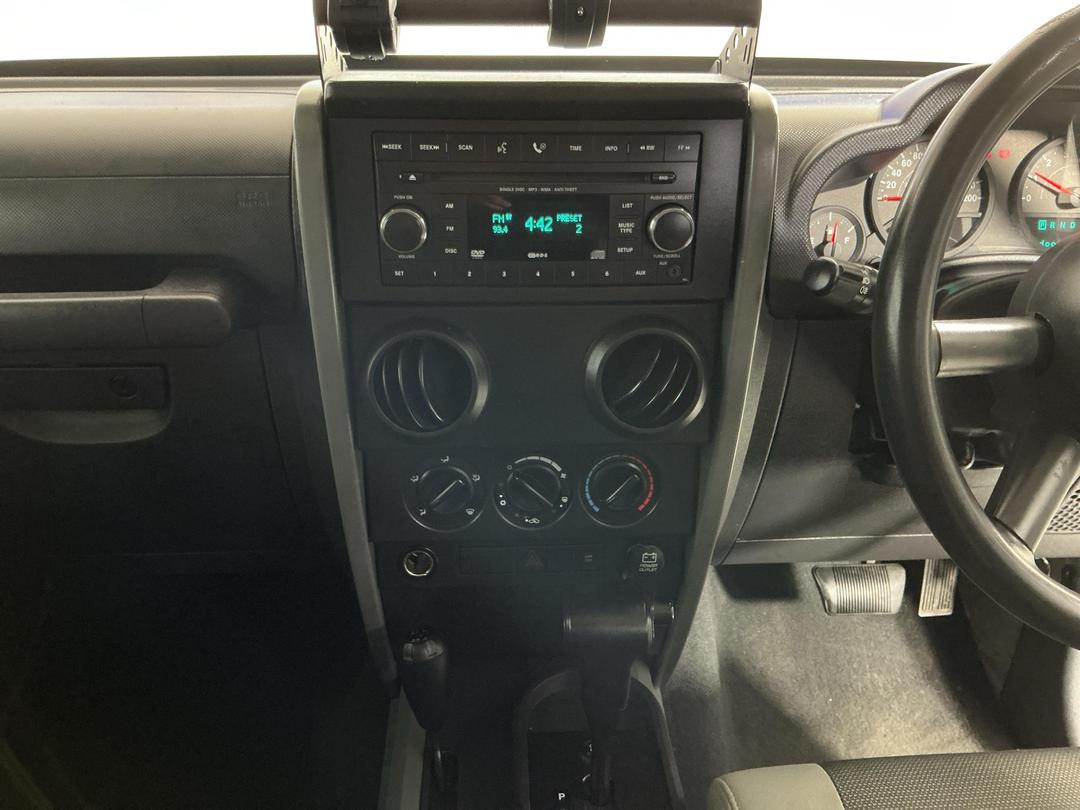 Photo '18' of Jeep Wrangler