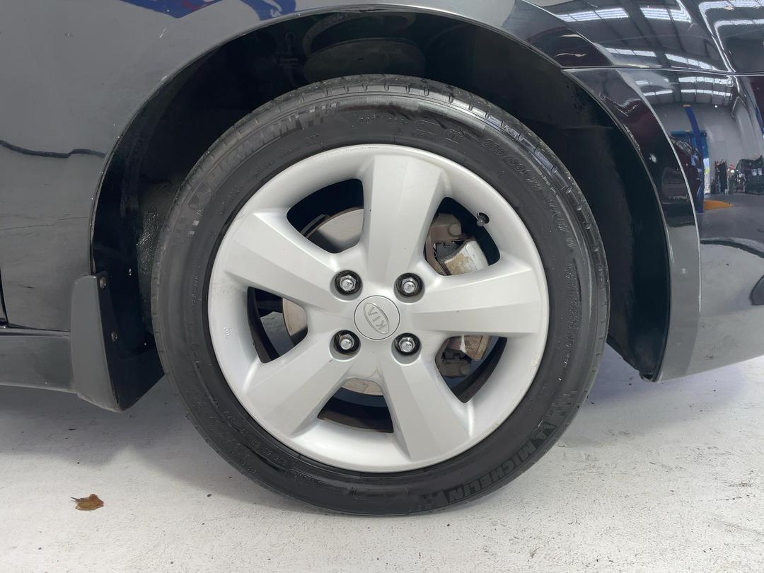 Photo '9' of KIA Cerato
