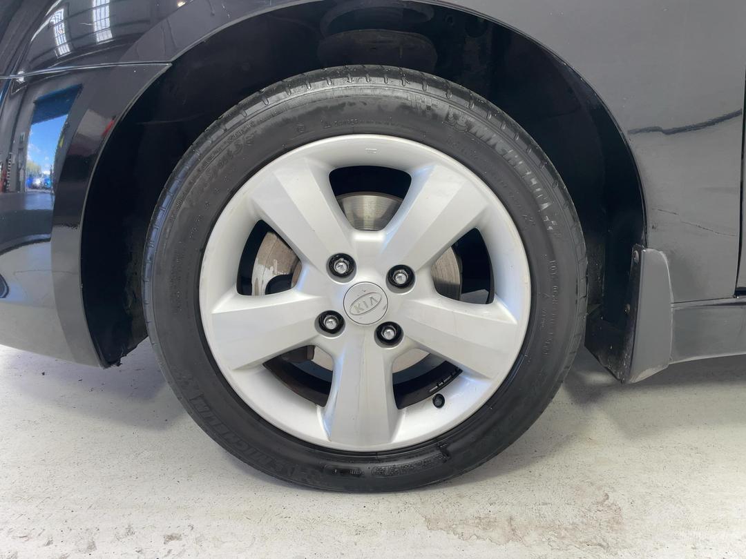Photo '10' of KIA Cerato