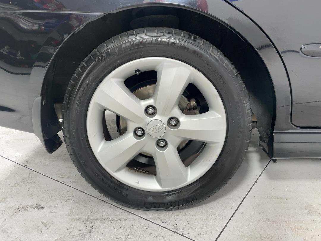 Photo '12' of KIA Cerato