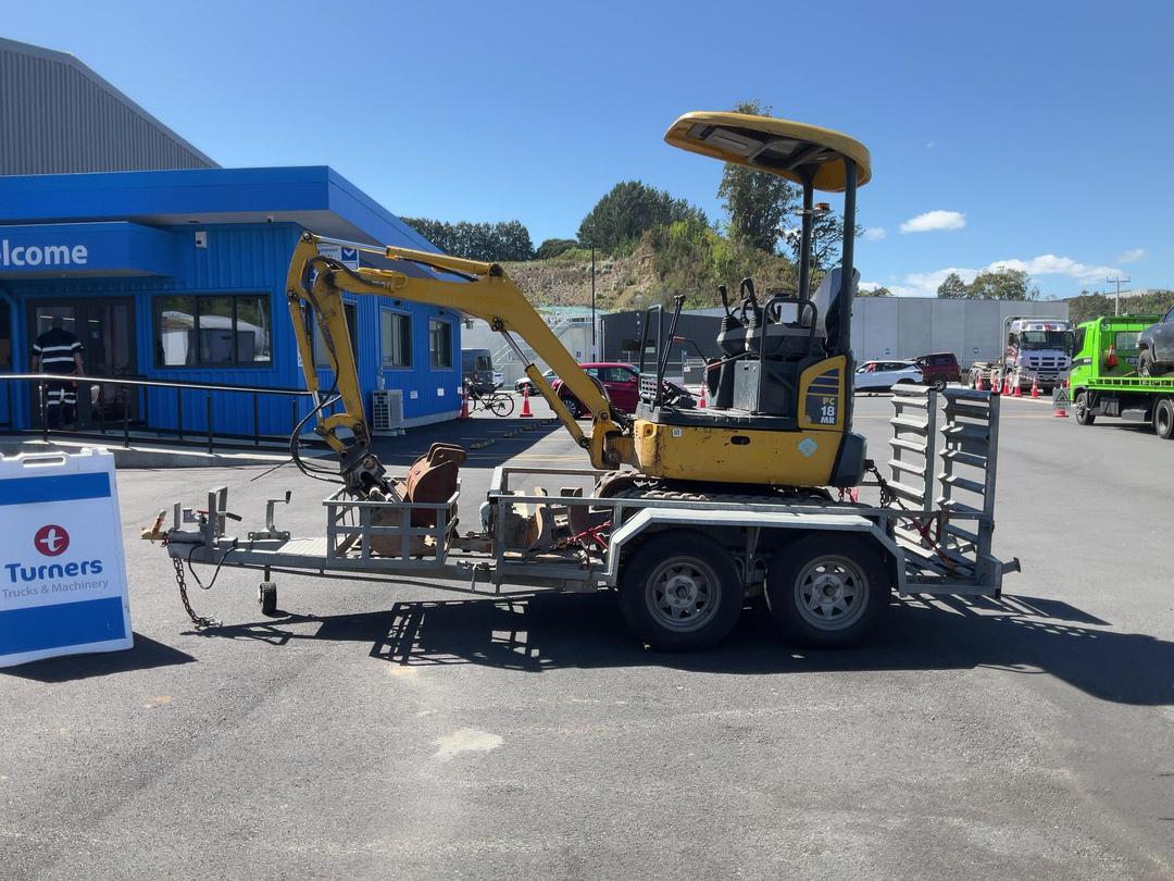 Photo '8' of Komatsu PC18MR2 with Trailer Excavator
