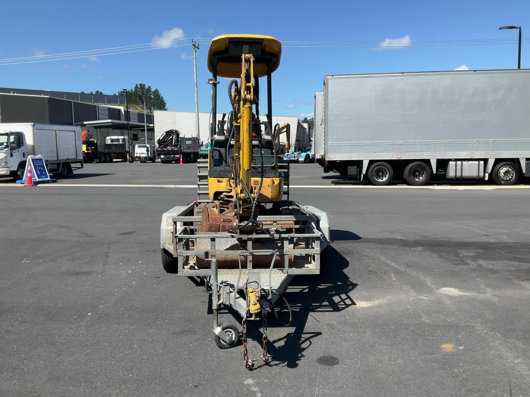 Photo '9' of Komatsu PC18MR2 with Trailer Excavator
