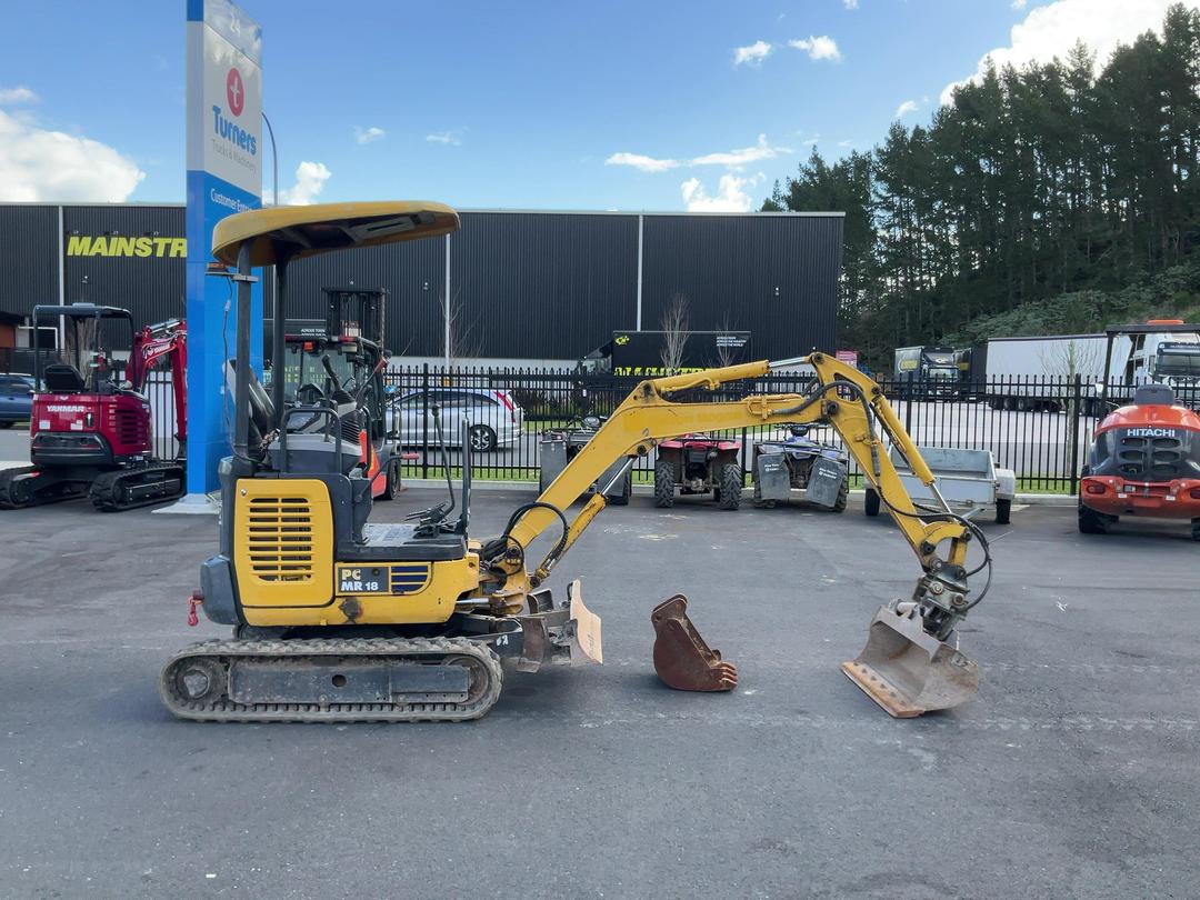 Photo '11' of Komatsu PC18MR2 with Trailer Excavator