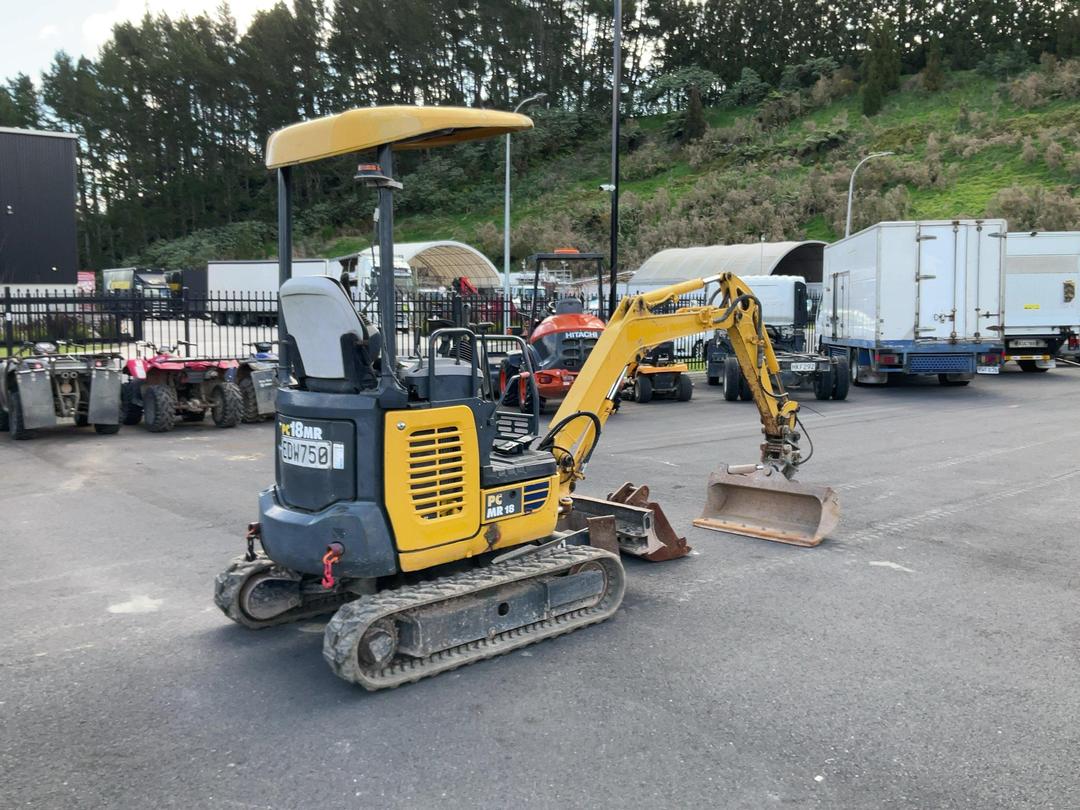 Photo '12' of Komatsu PC18MR2 with Trailer Excavator