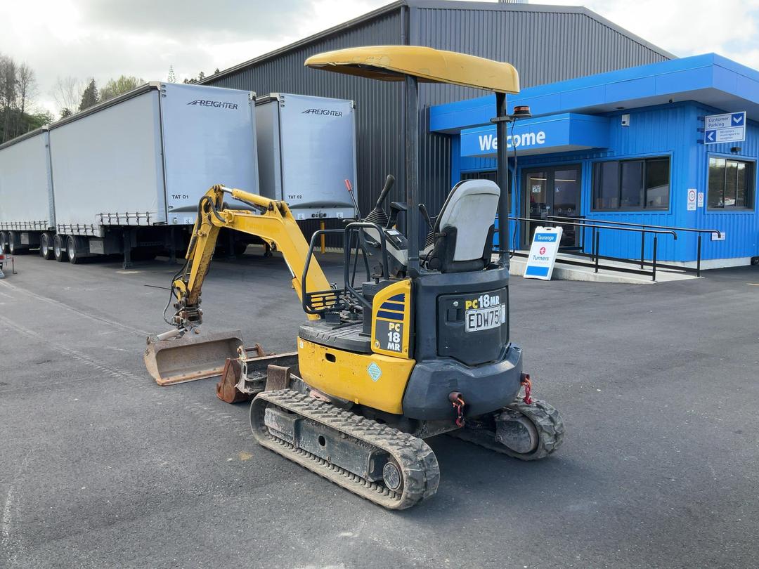 Photo '14' of Komatsu PC18MR2 with Trailer Excavator