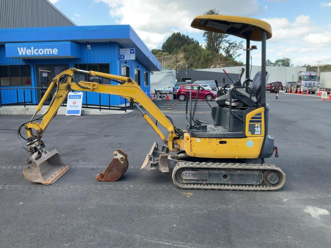 Photo '15' of Komatsu PC18MR2 with Trailer Excavator