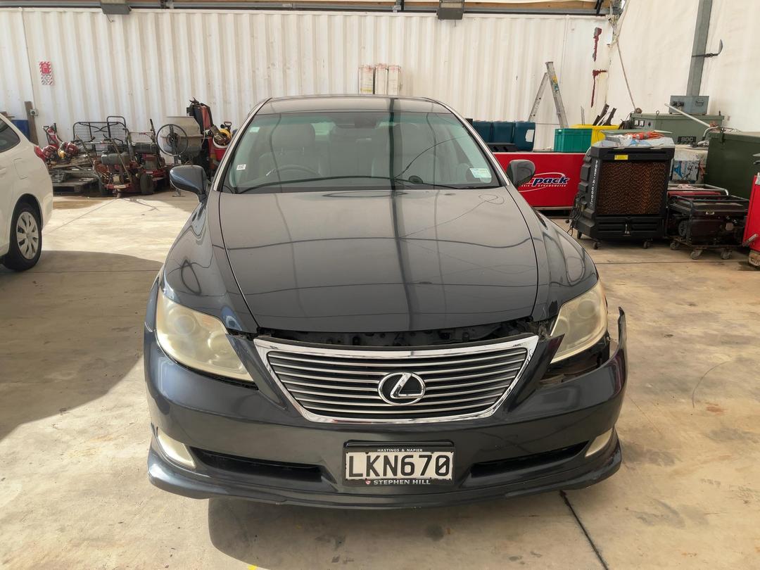 Photo '2' of Lexus LS460