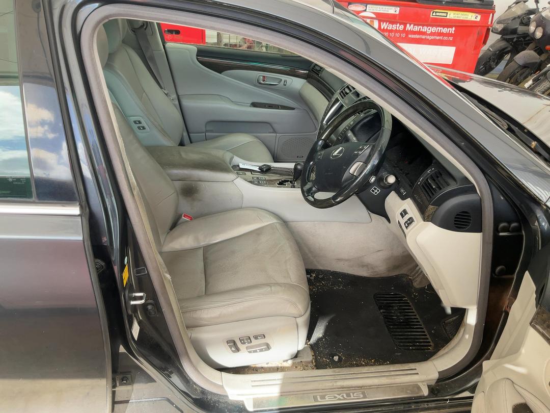 Photo '7' of Lexus LS460