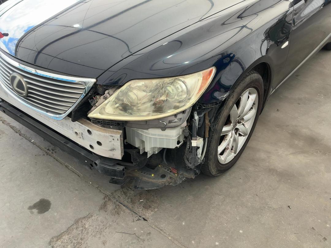 Photo '4' of Lexus LS460