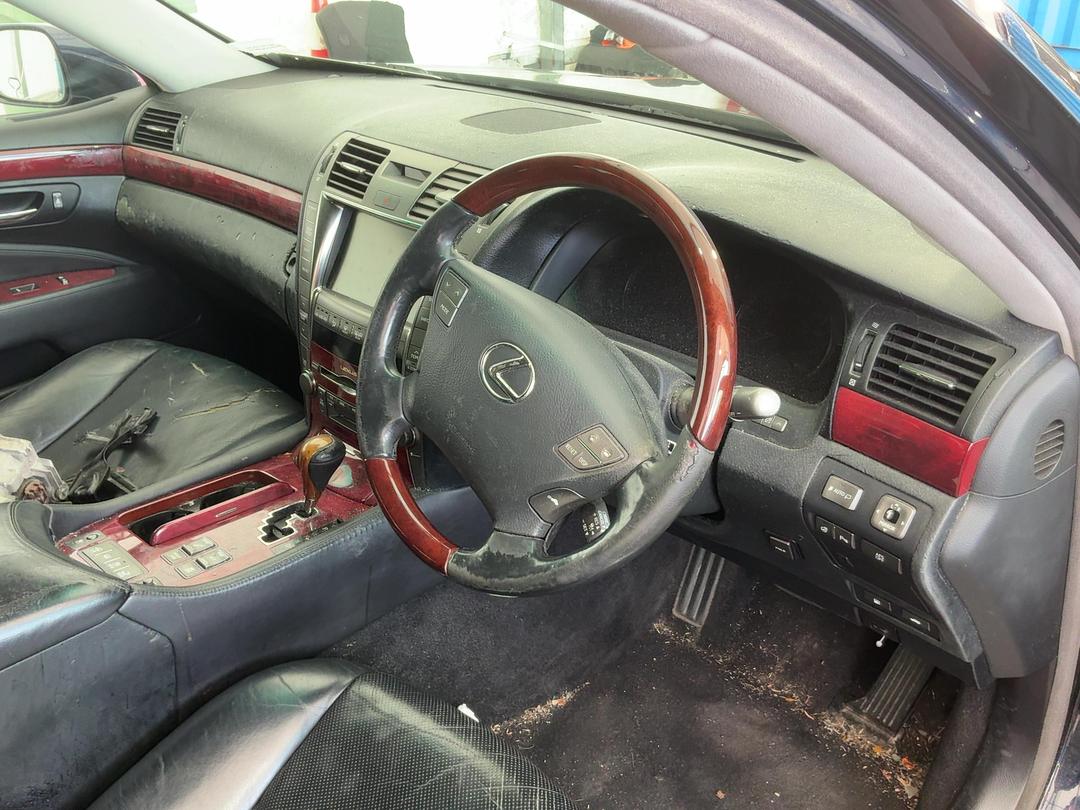 Photo '16' of Lexus LS460