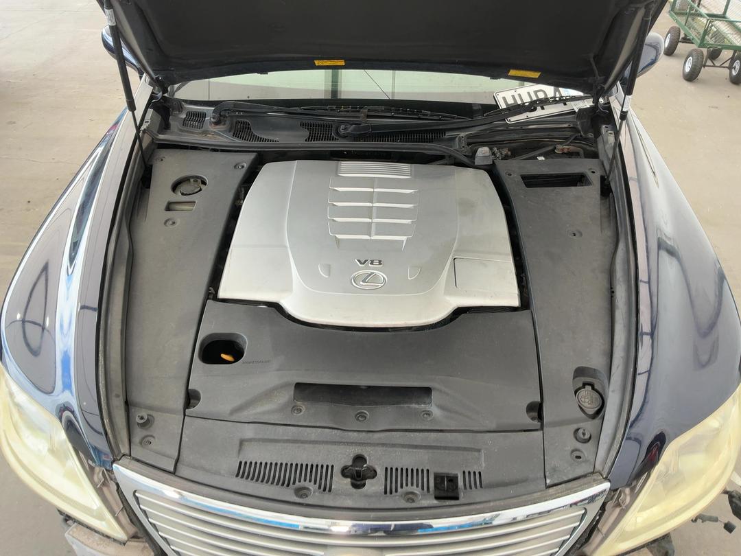 Photo '24' of Lexus LS460