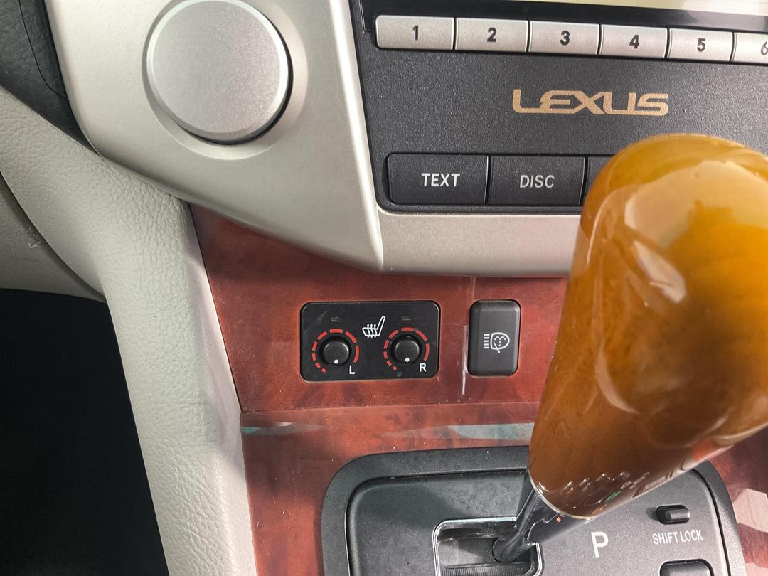 Photo '28' of Lexus RX350