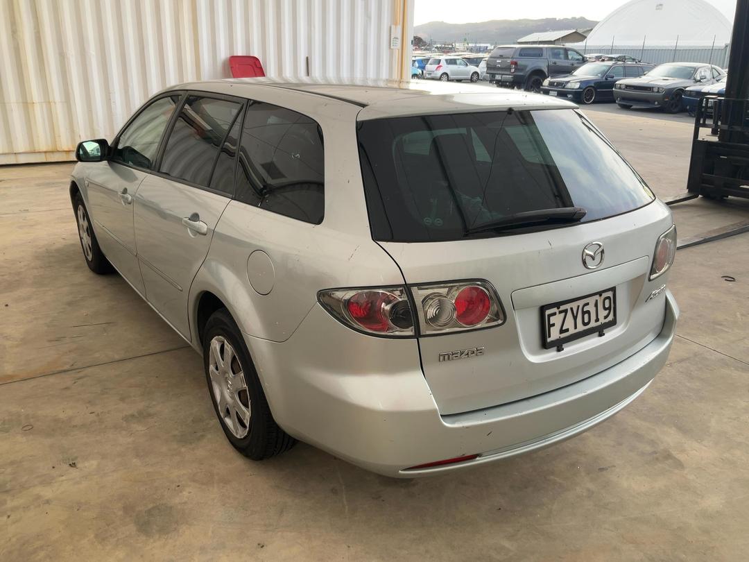 Photo '4' of Mazda Atenza