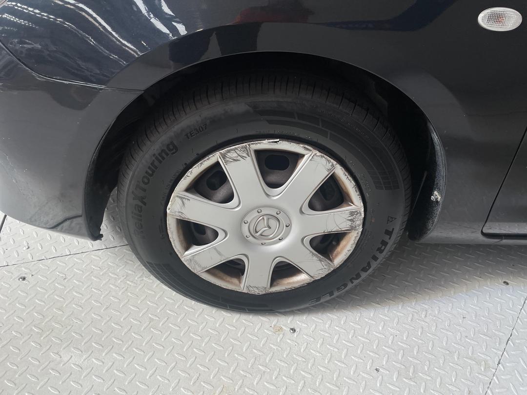 Photo '10' of Mazda Axela