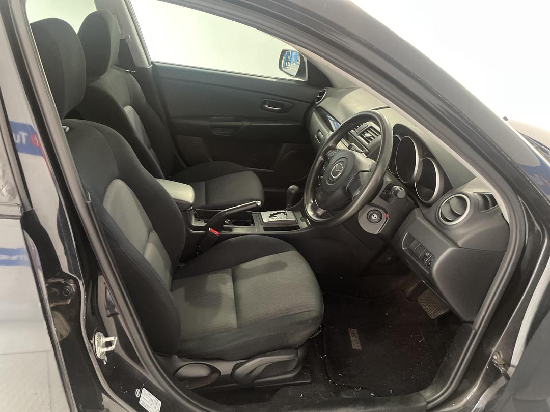 Photo '16' of Mazda Axela