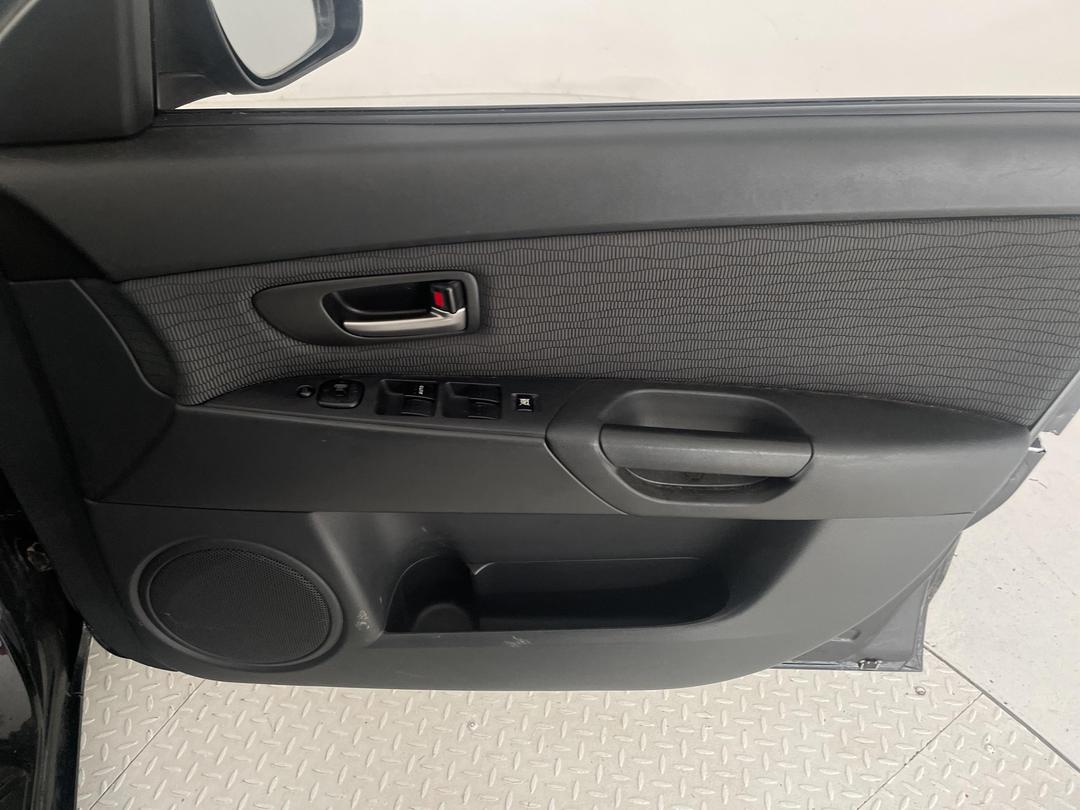 Photo '15' of Mazda Axela