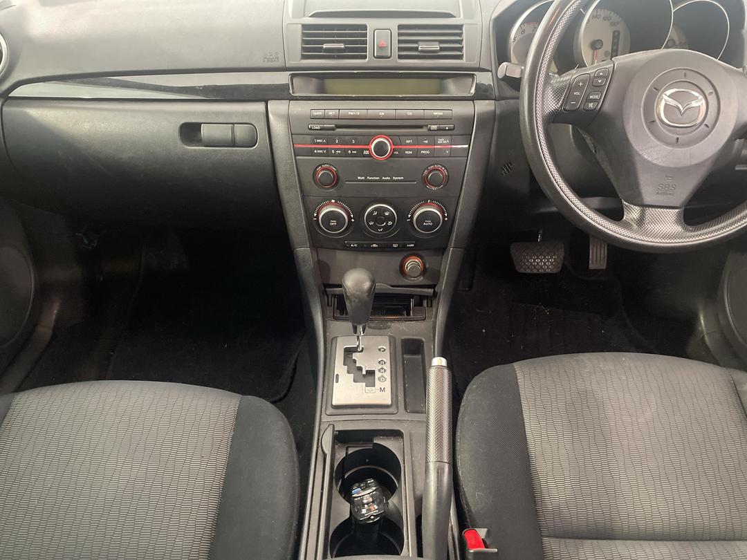 Photo '18' of Mazda Axela