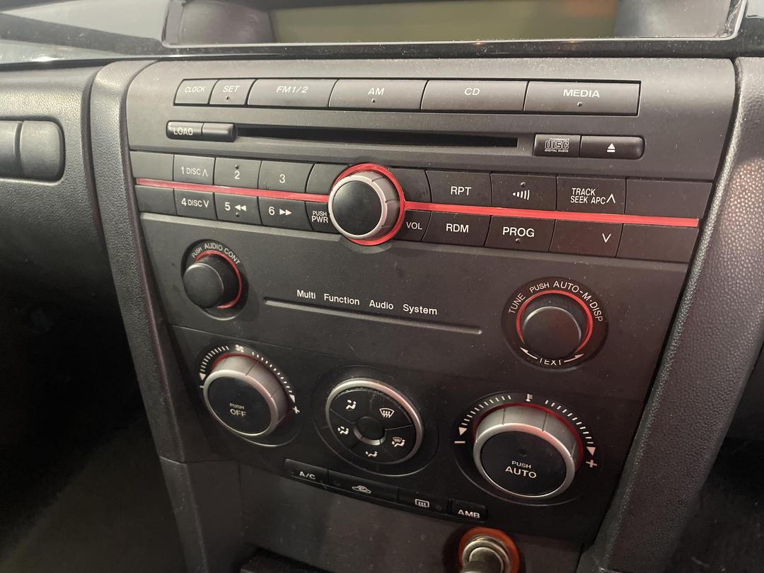 Photo '28' of Mazda Axela