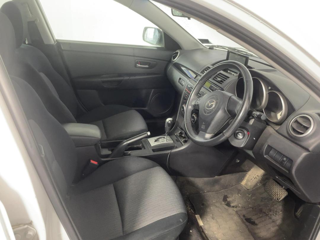 Photo '16' of Mazda Axela