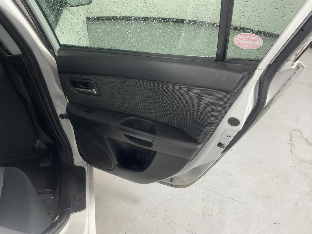 Photo '19' of Mazda Axela