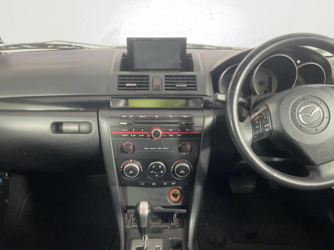 Photo '18' of Mazda Axela