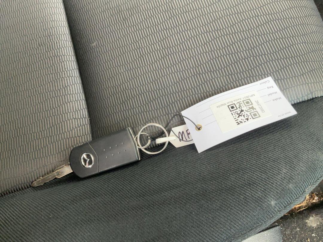 Photo '12' of Mazda Axela Photo '12' of Mazda Axela