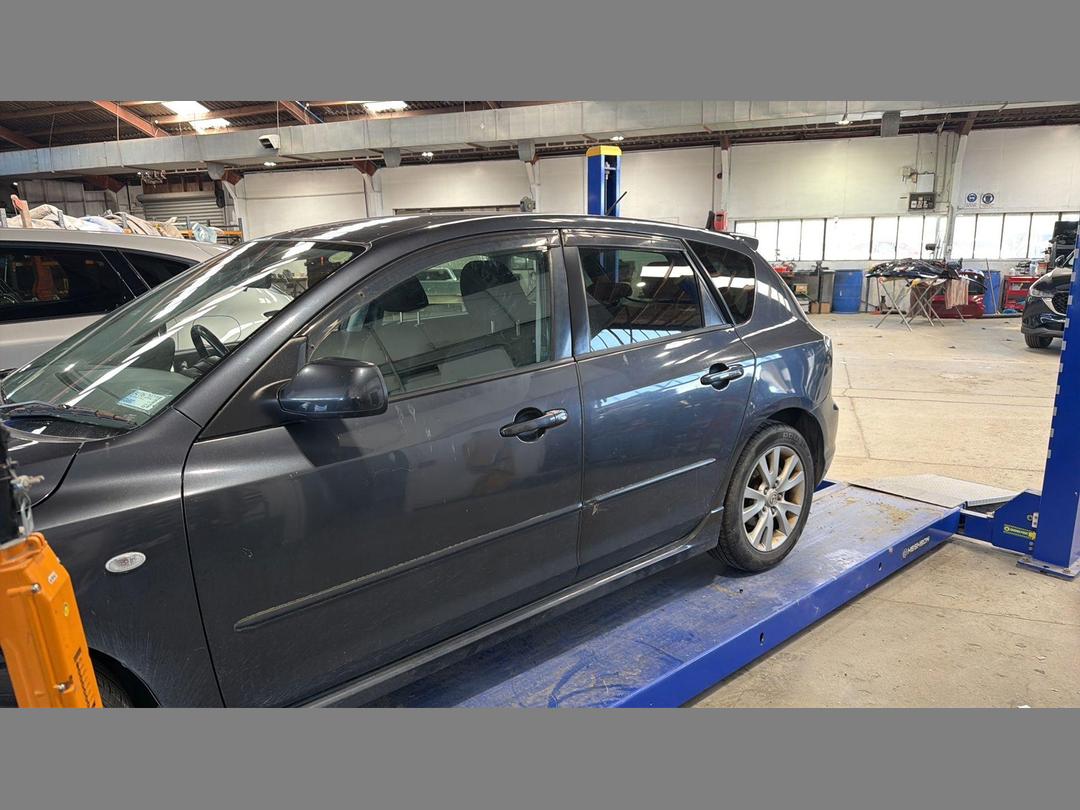 Photo '10' of Mazda Axela