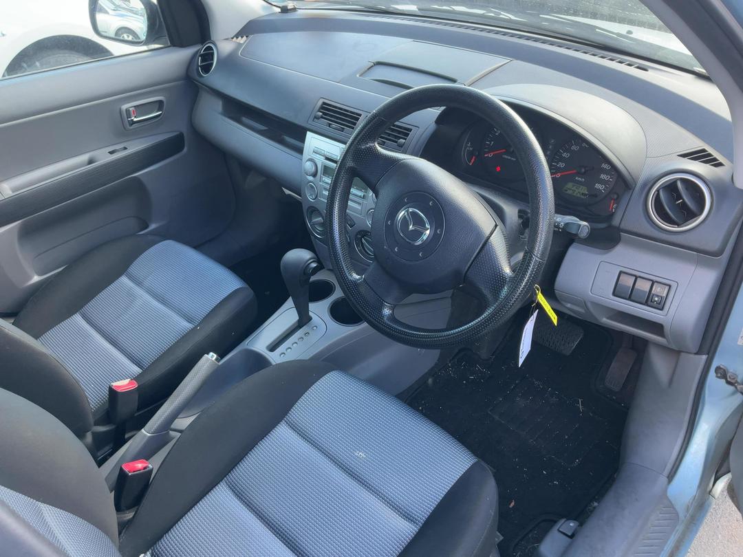 Photo '6' of Mazda Demio