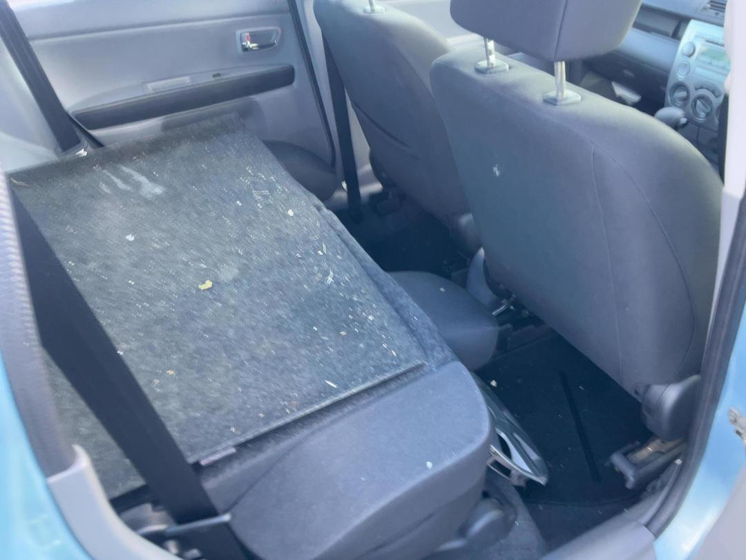 Photo '7' of Mazda Demio