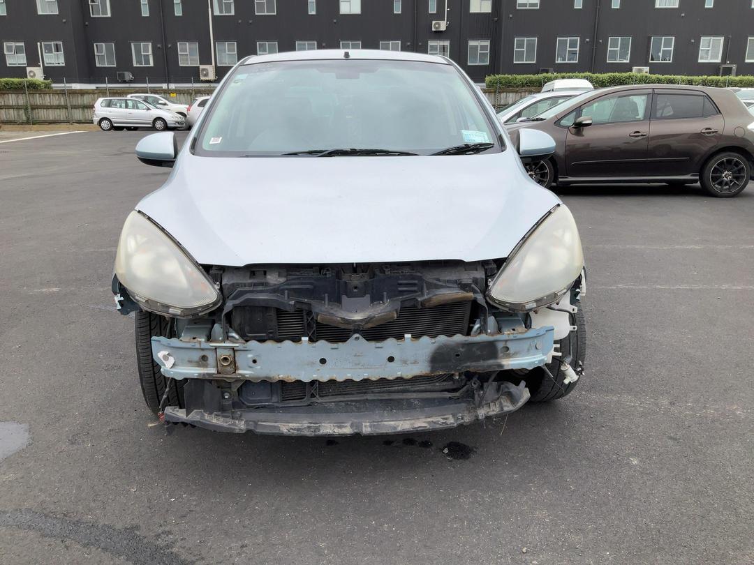 Photo '6' of Mazda Demio