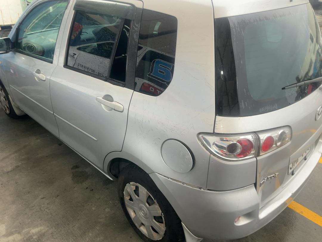 Photo '10' of Mazda Demio