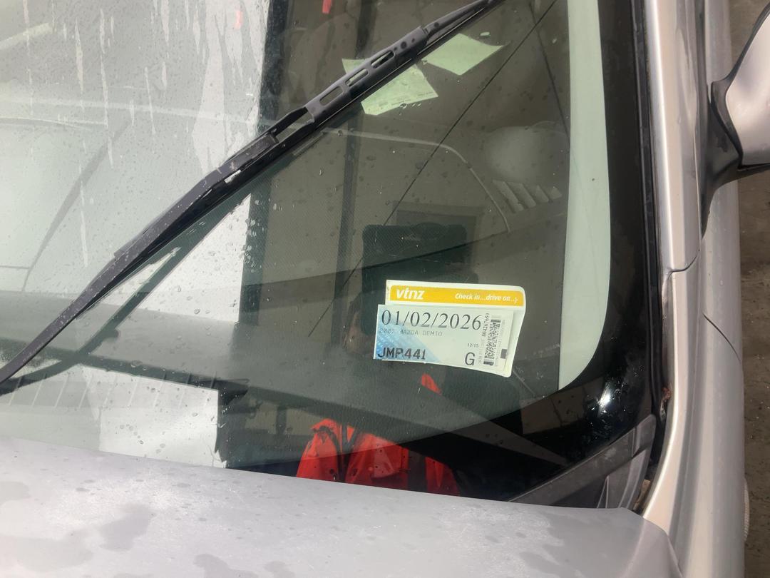 Photo '24' of Mazda Demio