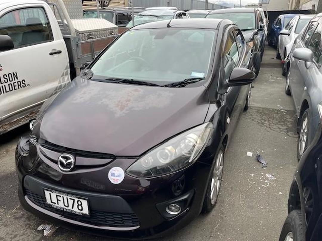 Photo '4' of Mazda Demio