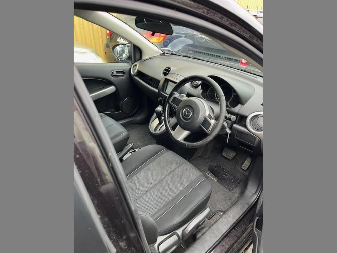 Photo '5' of Mazda Demio