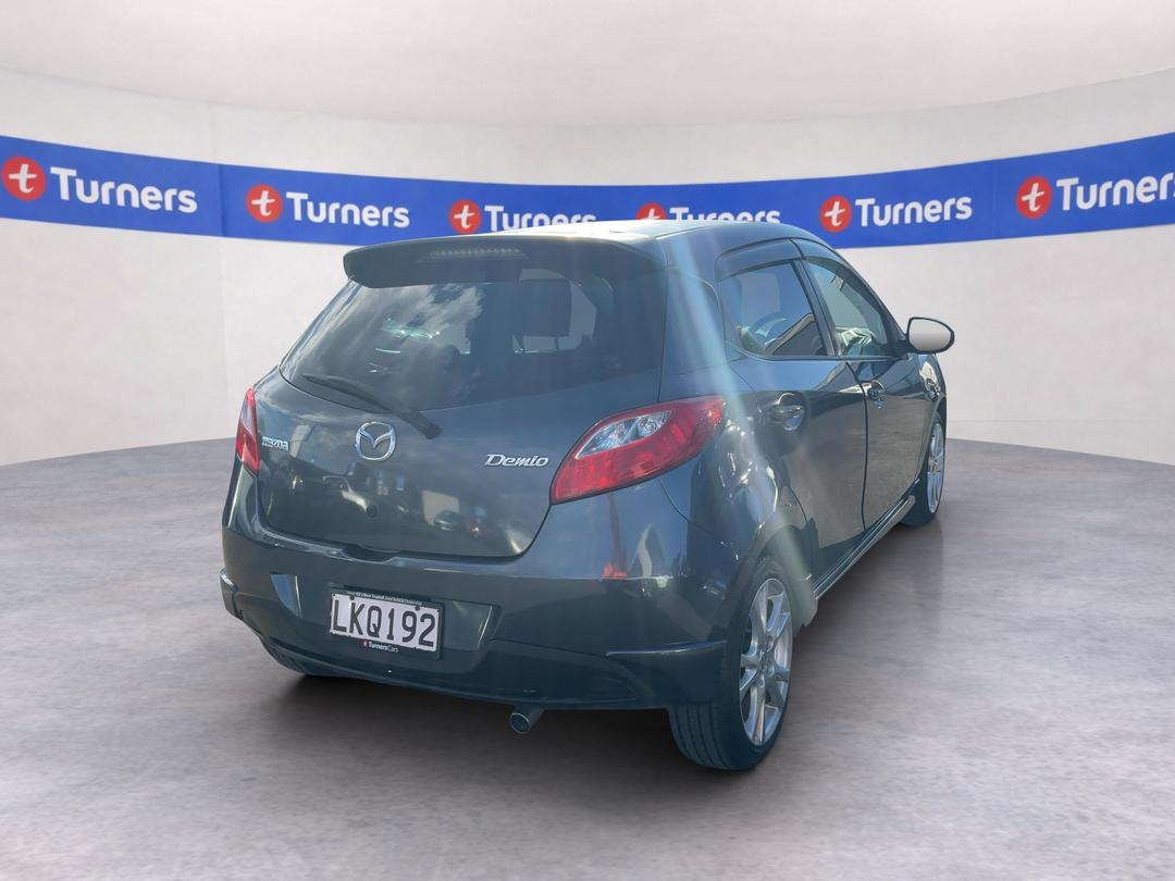 Photo '4' of Mazda Demio Photo '4' of Mazda Demio